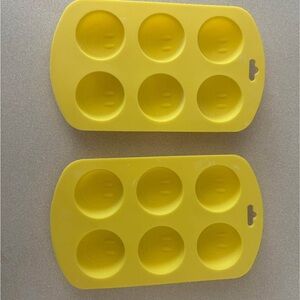 Smiley face ice trays